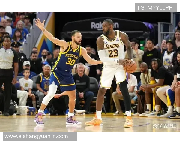 2015年勇士对阵太阳库里狂砍41分展现超级巨星风采 2015年勇士对阵太阳库里狂砍41分展现超级巨星风采