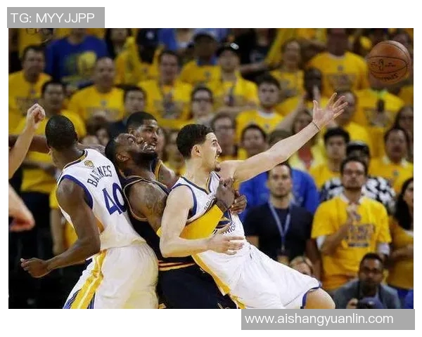 2015年12月17日勇士与太阳的激烈对决回顾与精彩瞬间分析